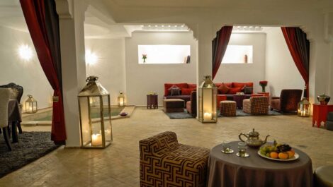 Riad – Maison d’hôtes épurée et lumineuse, bassin, jacuzzi, hammam, très bonne situation