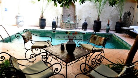 Marrakech – Bab Doukkala : Riad maison d’hôtes, huit chambres, très grande piscine