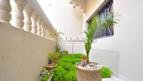 Essaouira: Apartment for rent, spacious with patio and small garden, residential area