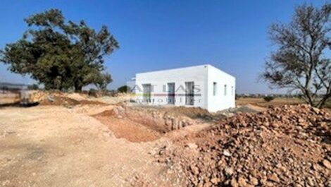 Essaouira : Maison en construction sur beau terrain de 6500 m² à Idaougourd