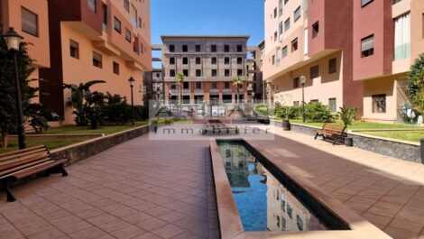 High-end apartment for sale in a secure residence with swimming pool and gym