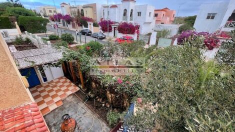 Maison deux façades moderne à louer dans le quartier de Ghazoua Chaabi