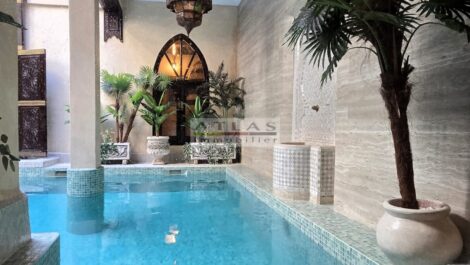 Riad d’Exception à Vendre – 4 Suites, Possibilité 5, avec Piscine Chauffée à contre-courant