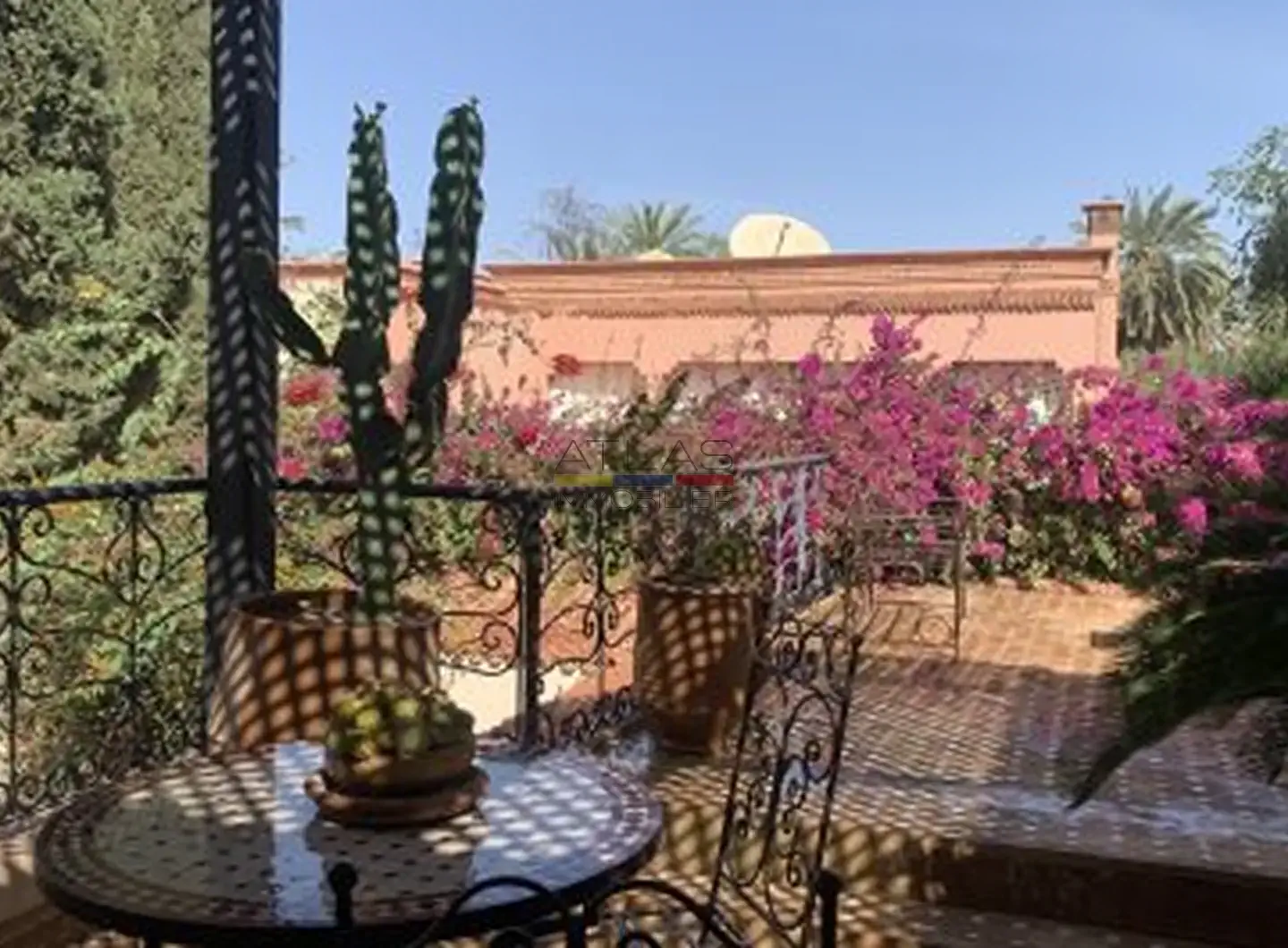 Villa-de-charme-type-riad-avec-patio-et-rooftop-au-cœur-de-la-Palmeraie (15)