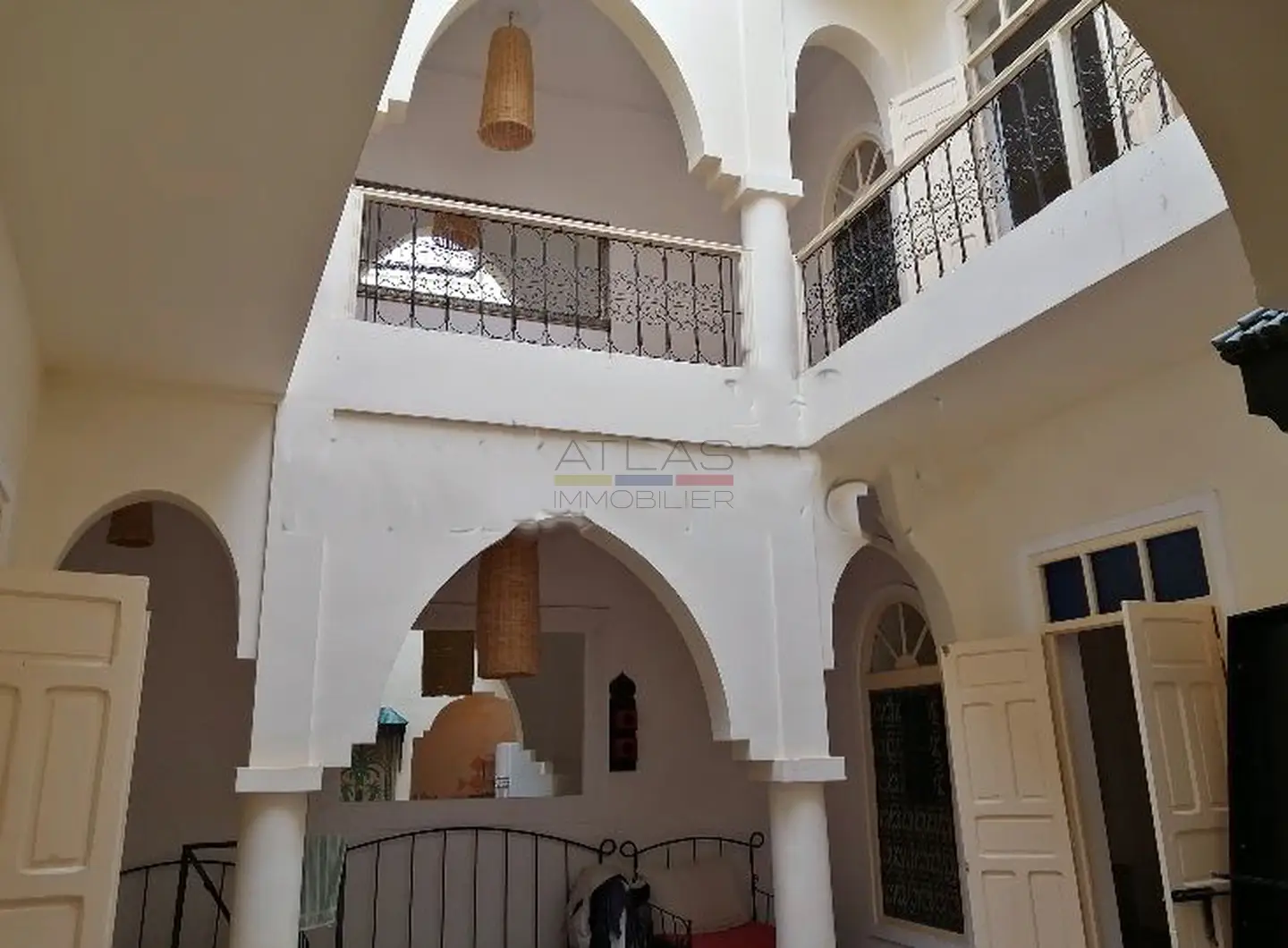 riad-vendu-marrakech-medina-4-chambres-patio-terrasse-lumineux (3)
