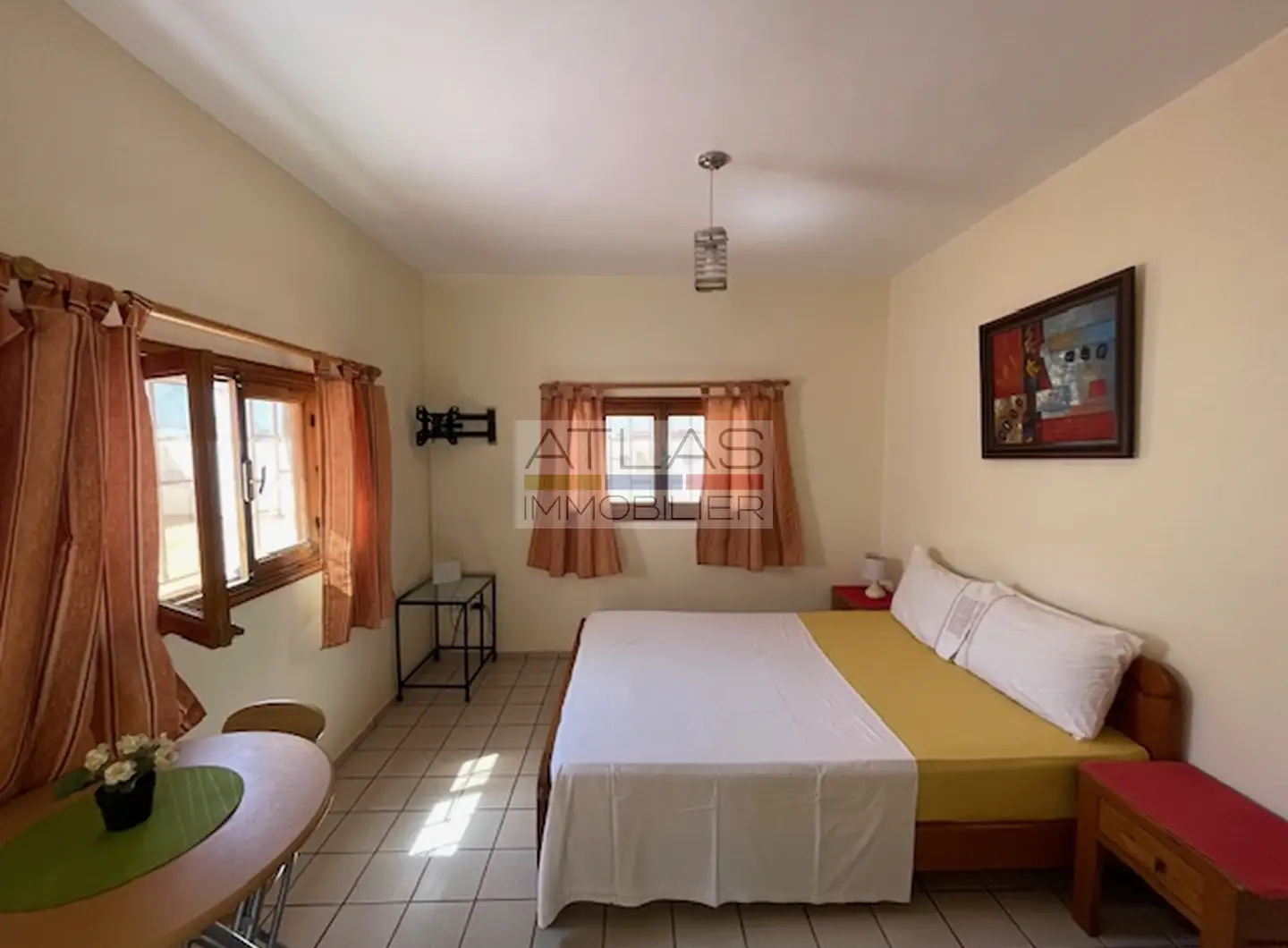 studio-meuble-en-dernier-etage-avec-terrasse-privee-location-longue-ou-moyenne-duree (9)