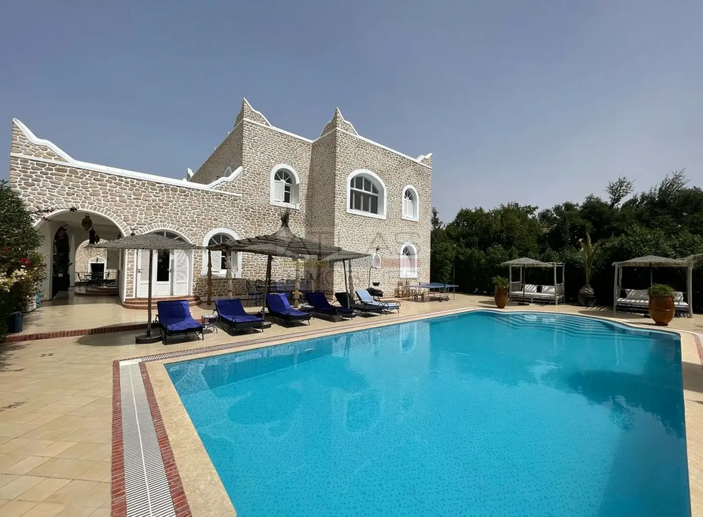 villa-luxe-essaouira-piscine-privee-location-saisonniere-atlasimmobilier (16)