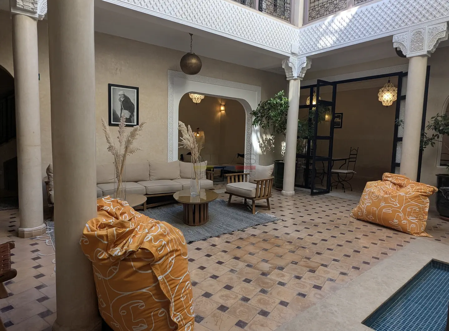 maison-hotes-luxe-medina-marrakech-patio-bassin (16)