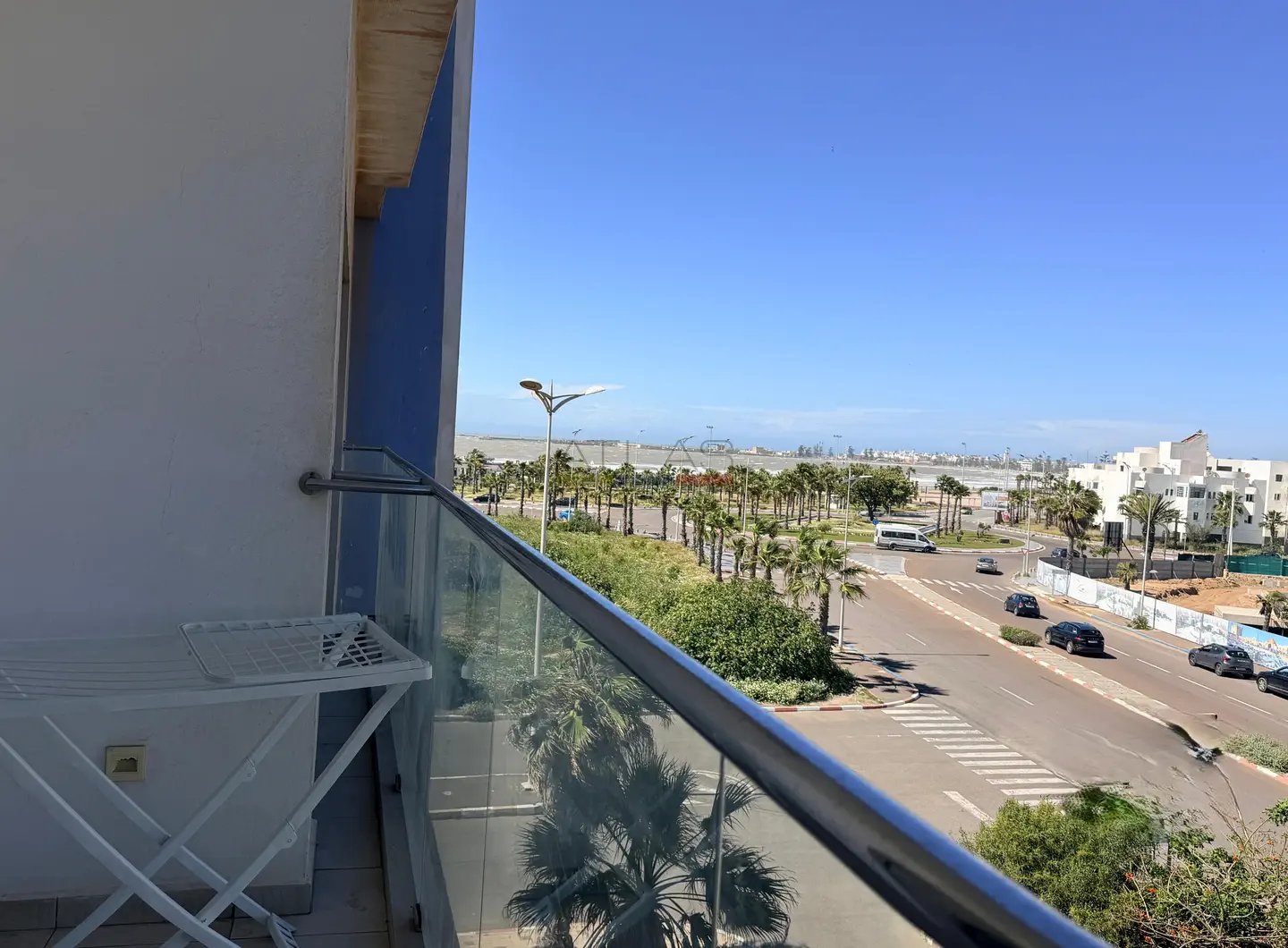 appartement-vue-mer-essaouira-balcon-salon-plage-location (6)