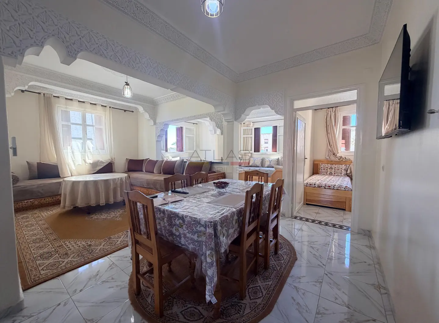 appartement-meuble-essaouira-2chambres-135m2-lotissement5-terrasse-salon-cuisine-balcon (3)