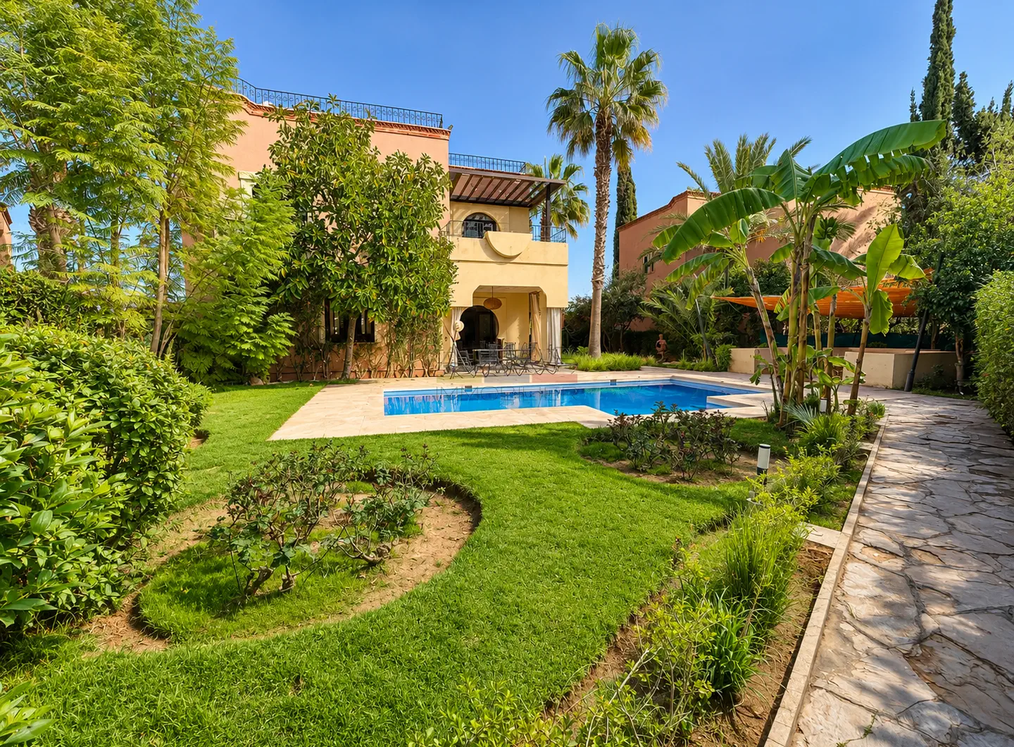 marrakech-villa-luxe-jardin-piscine