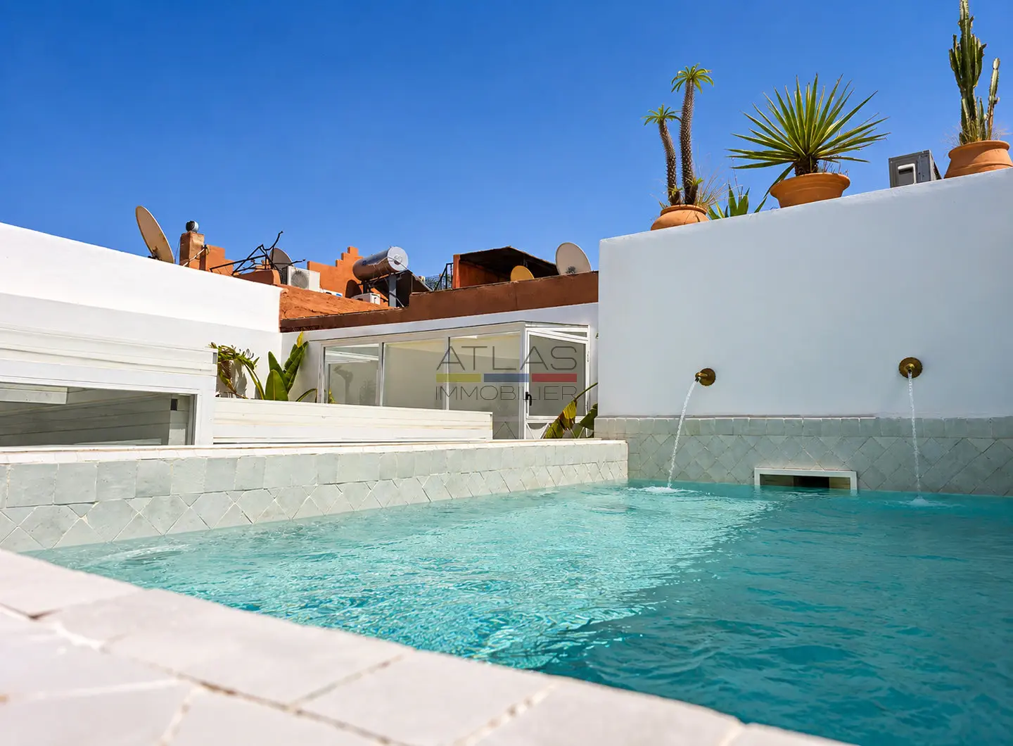 riad-contemporain-marrakech-piscine-patio