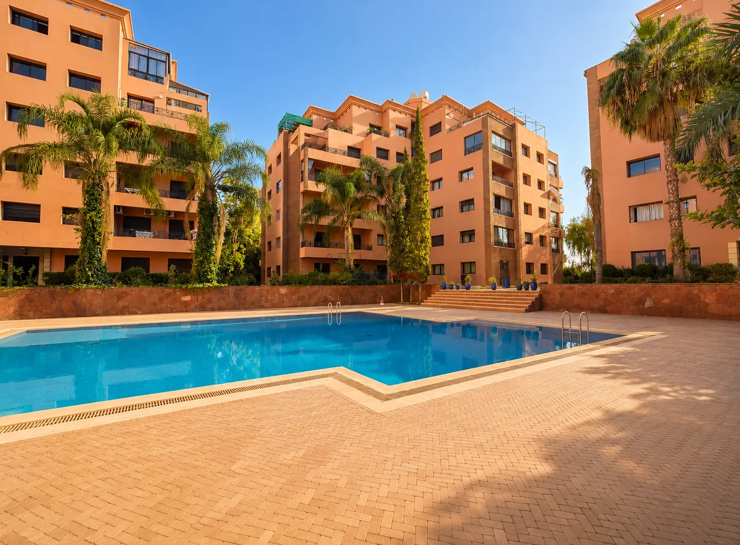 appartement-meuble-terrasse-vue-atlas-piscine