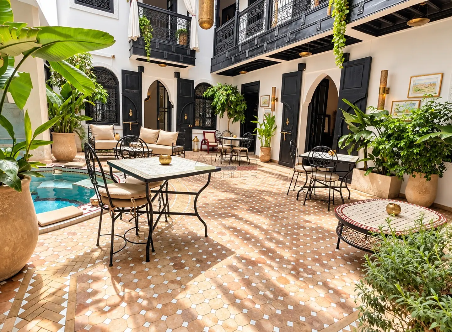 marrakech-riad-patio-bassin