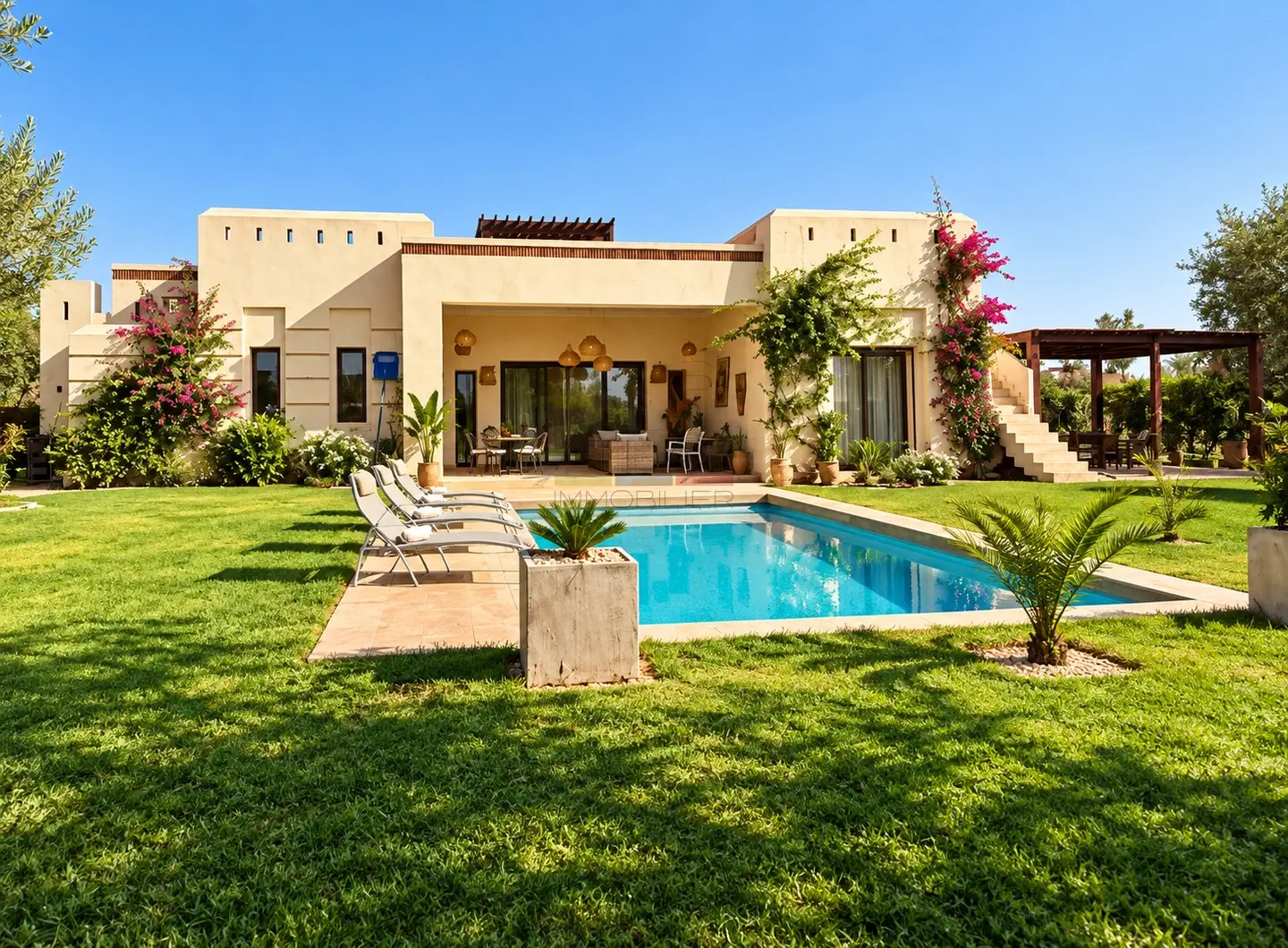 Villa de plain-pied avec piscine privée et jardin à Marrakech